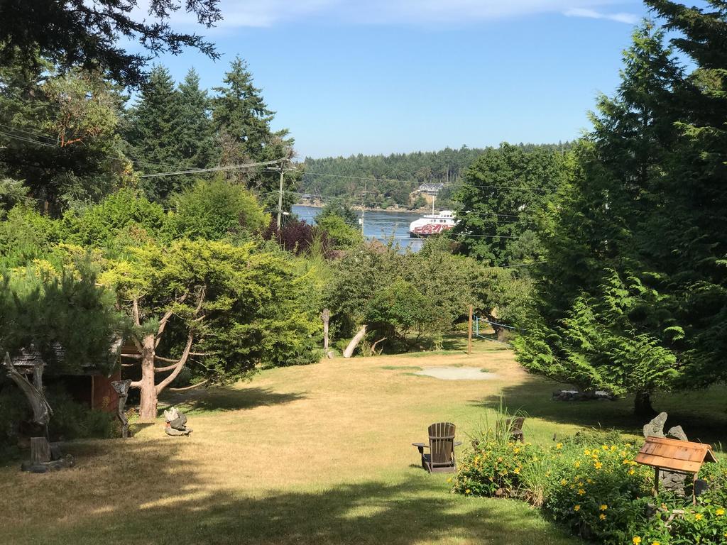 Driftwood Village Cottages Sturdies Bay Екстериор снимка